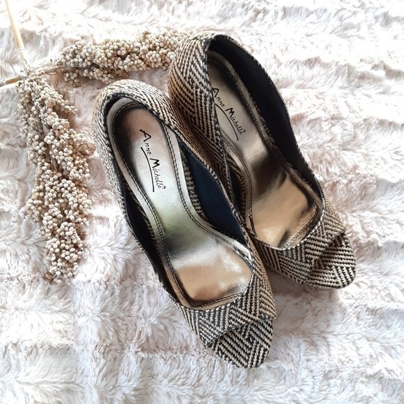 Anne Michelle Tan Woven Platform Stiletto Heels 9 High Heels - Picture 1 of 8